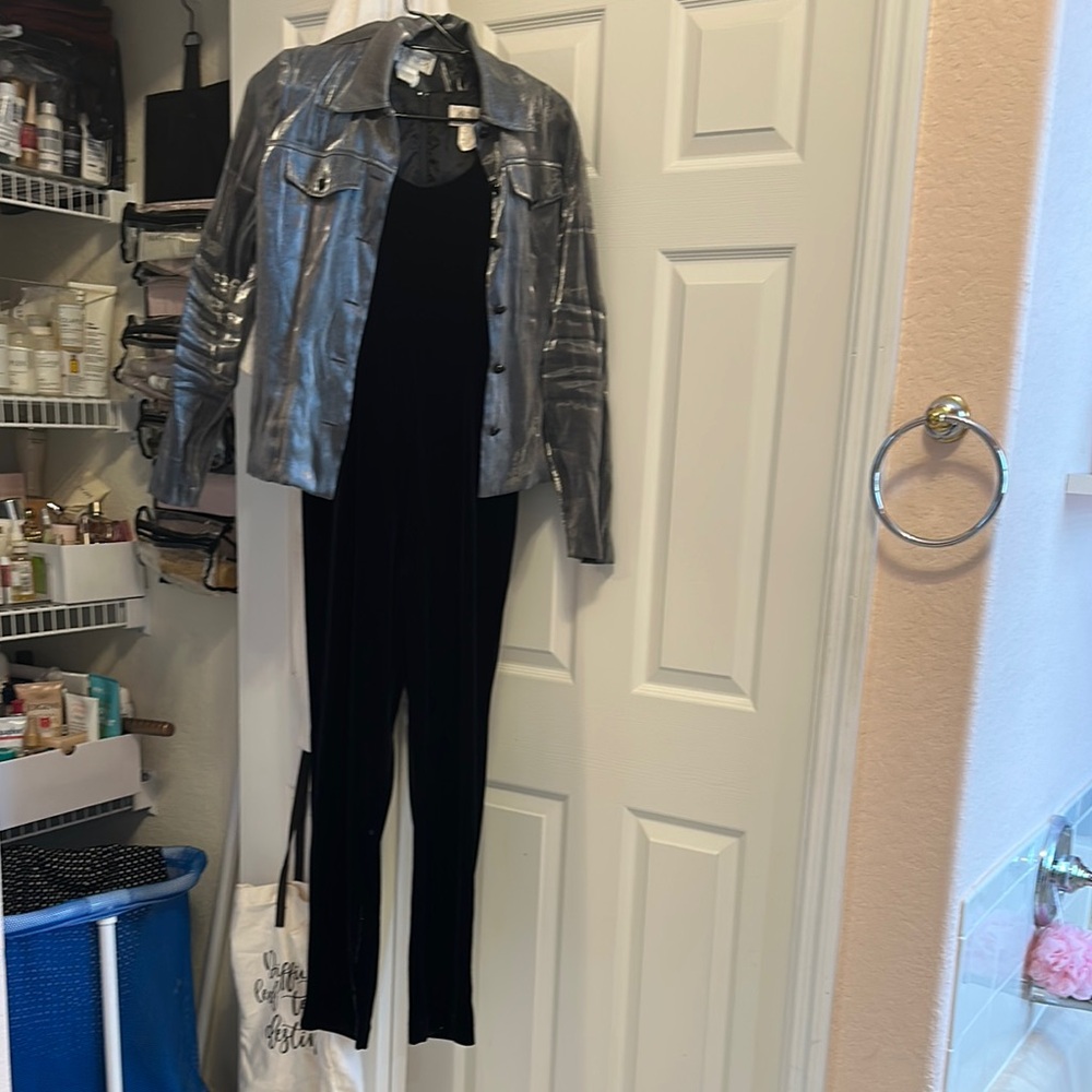 Casual Corner Black Jumpsuit Sleek Fitted Design